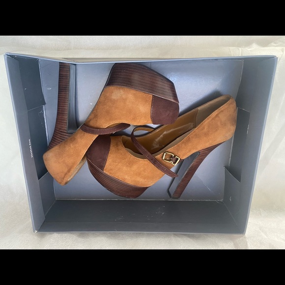 H by Halston “two-toned” Platform Heels - Picture 9 of 12